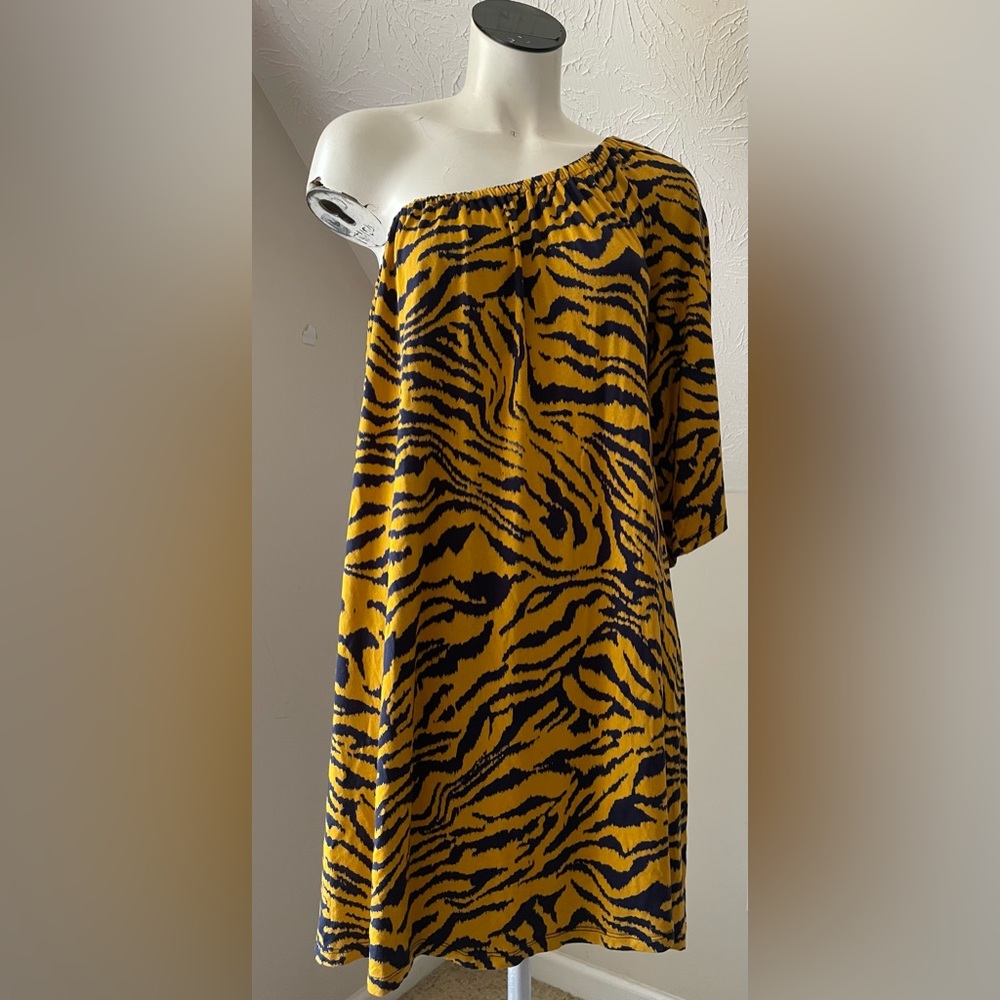 Hourglass Lilly One shoulder dress.